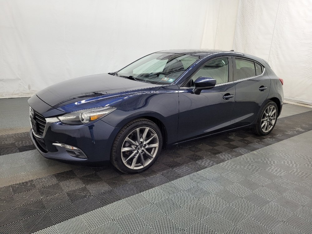 Used 2018 MAZDA MAZDA3 Grand Touring FWD image 2