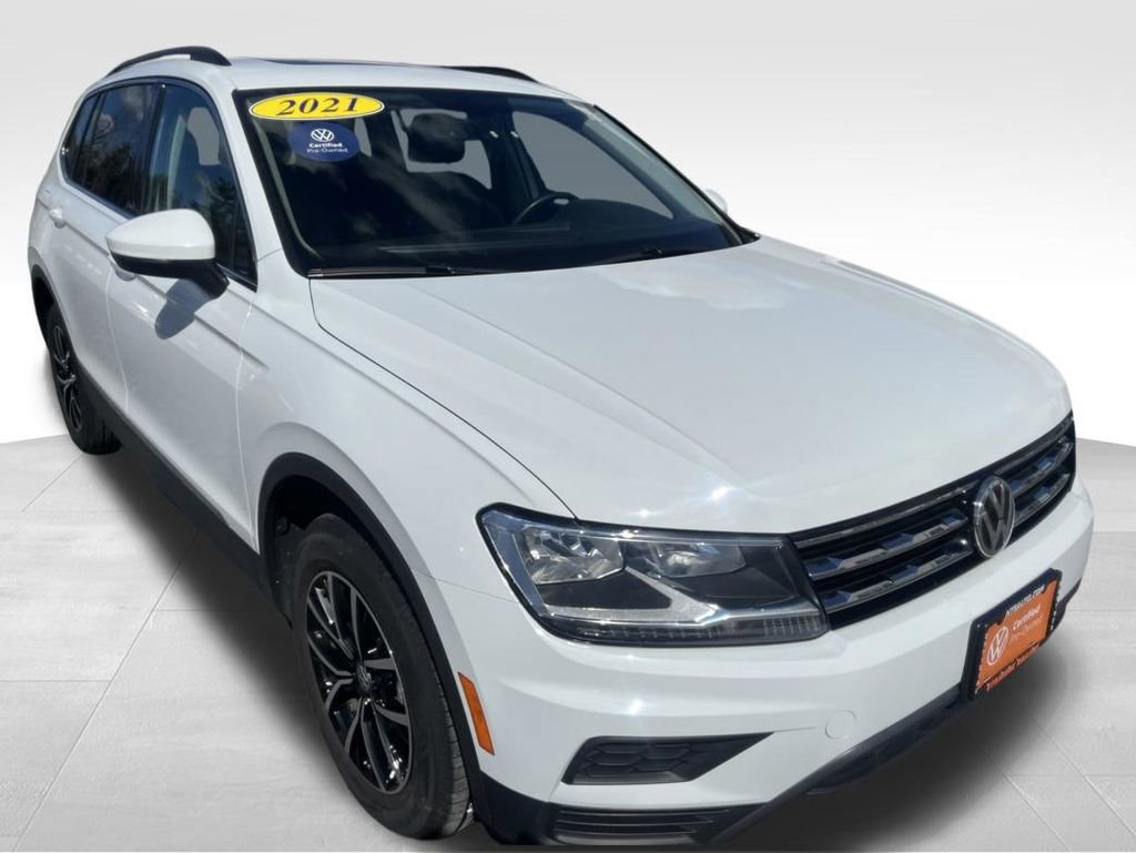 Used 2021 Volkswagen Tiguan SE w/ Panoramic Sunroof Package AWD/4WD image 3