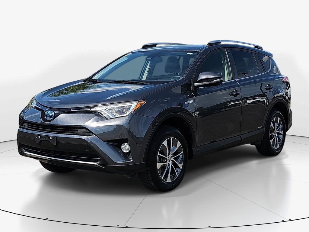 Used 2018 Toyota RAV4 XLE AWD/4WD image 11