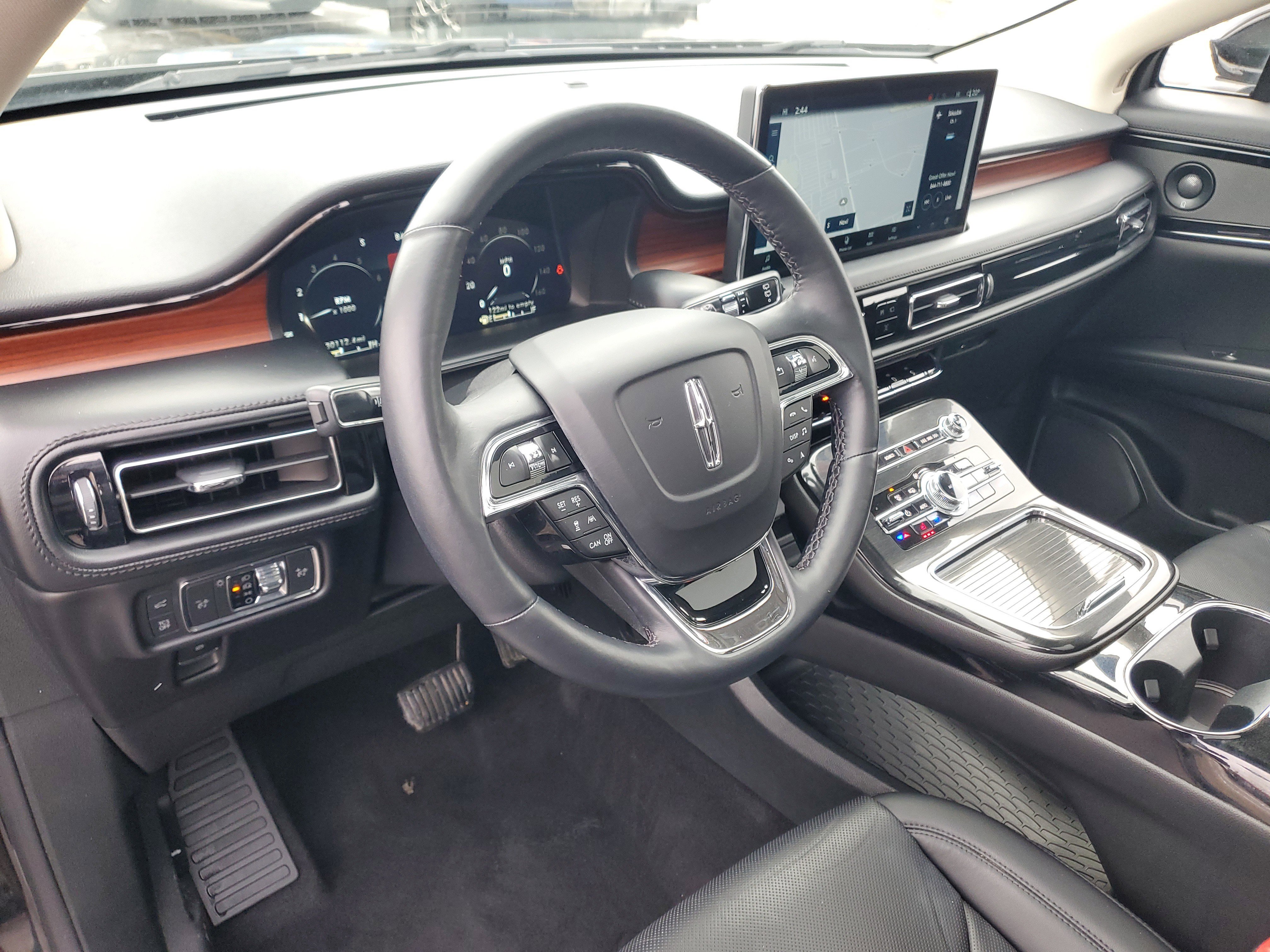 Certified 2022 Lincoln Nautilus Reserve w/ Equipment Group 201A image 13