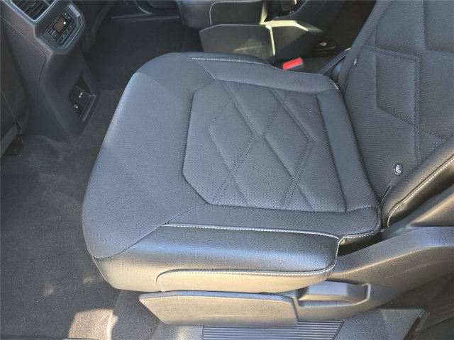 Used 2024 Volkswagen Atlas SE FWD image 17