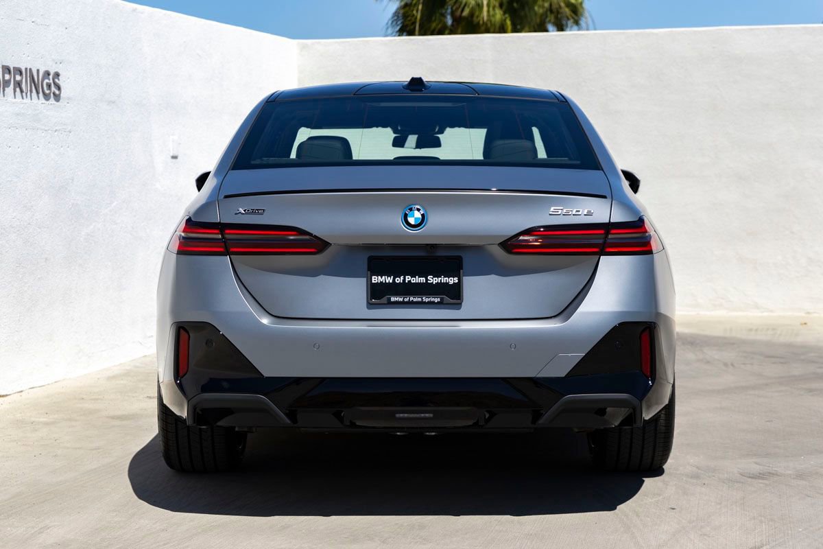 New 2026 BMW 550e xDrive AWD/4WD image 7