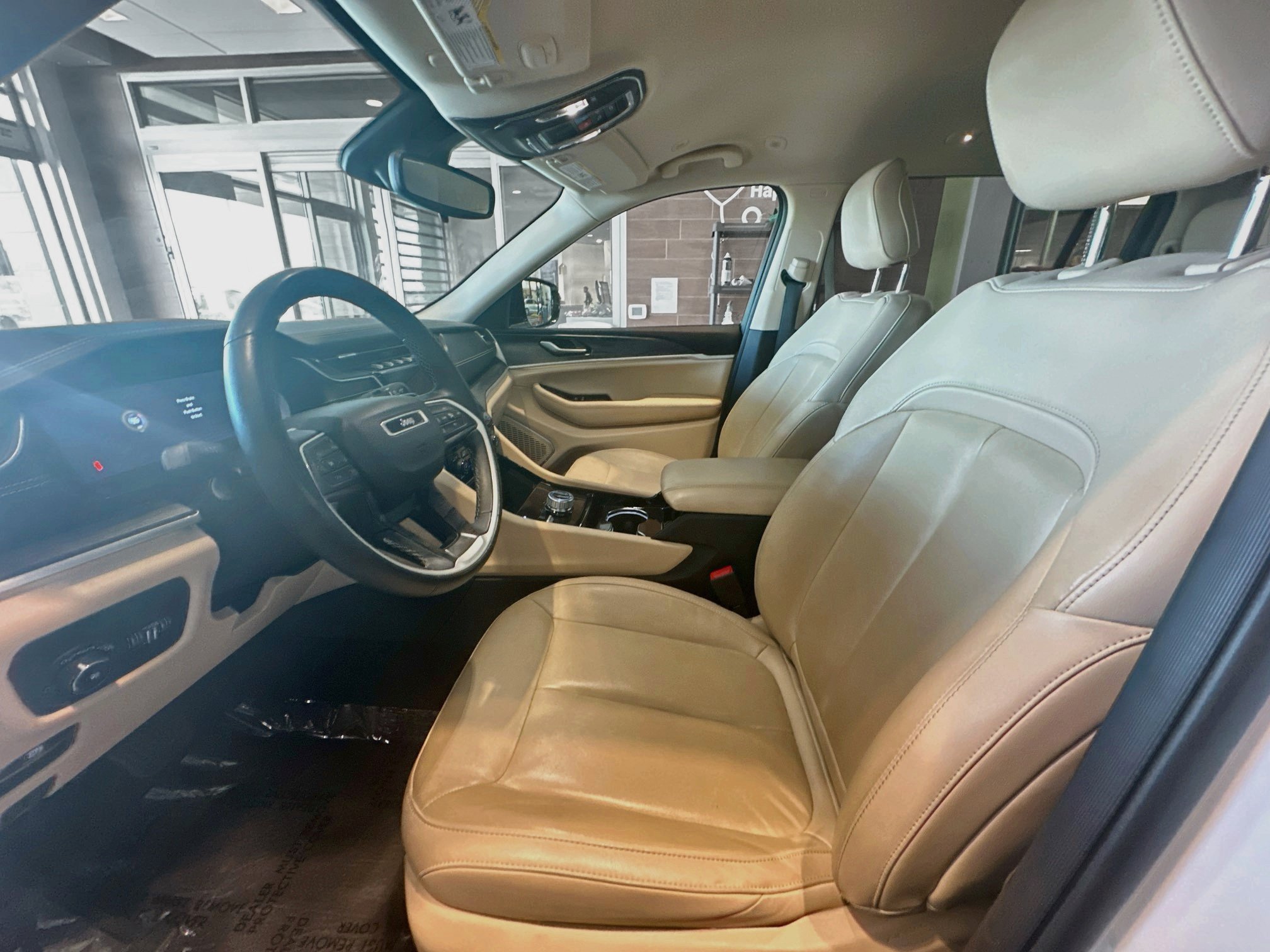 Used 2022 Jeep Grand Cherokee L Limited AWD/4WD image 13