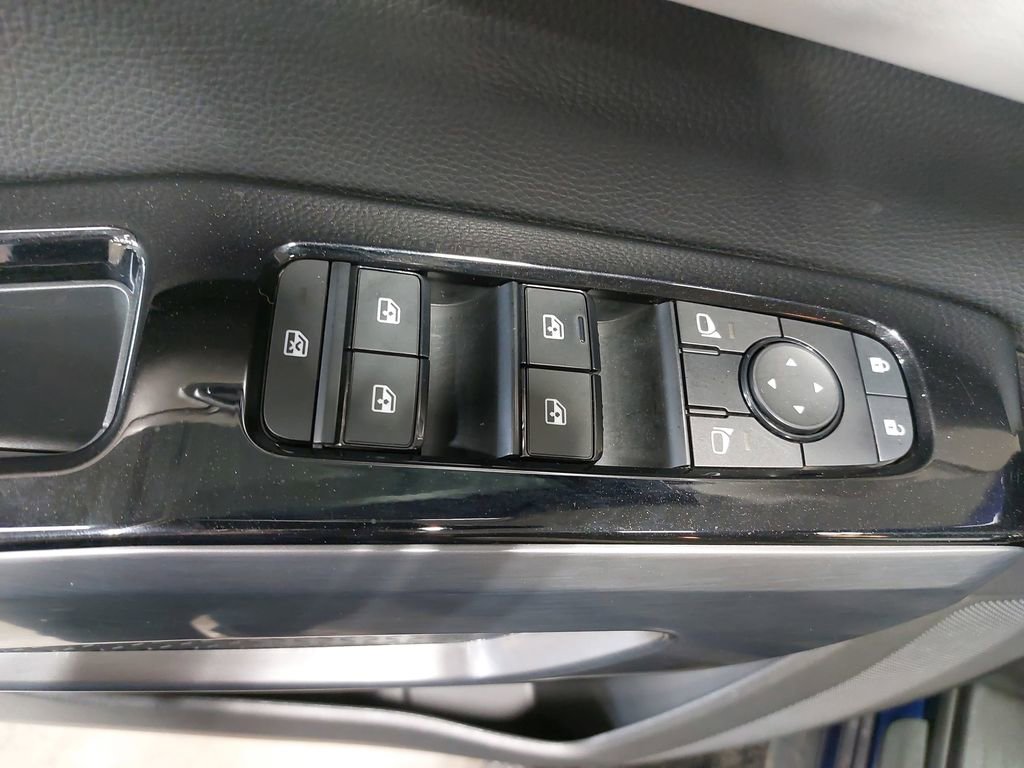 Used 2023 Nissan Pathfinder SL image 29