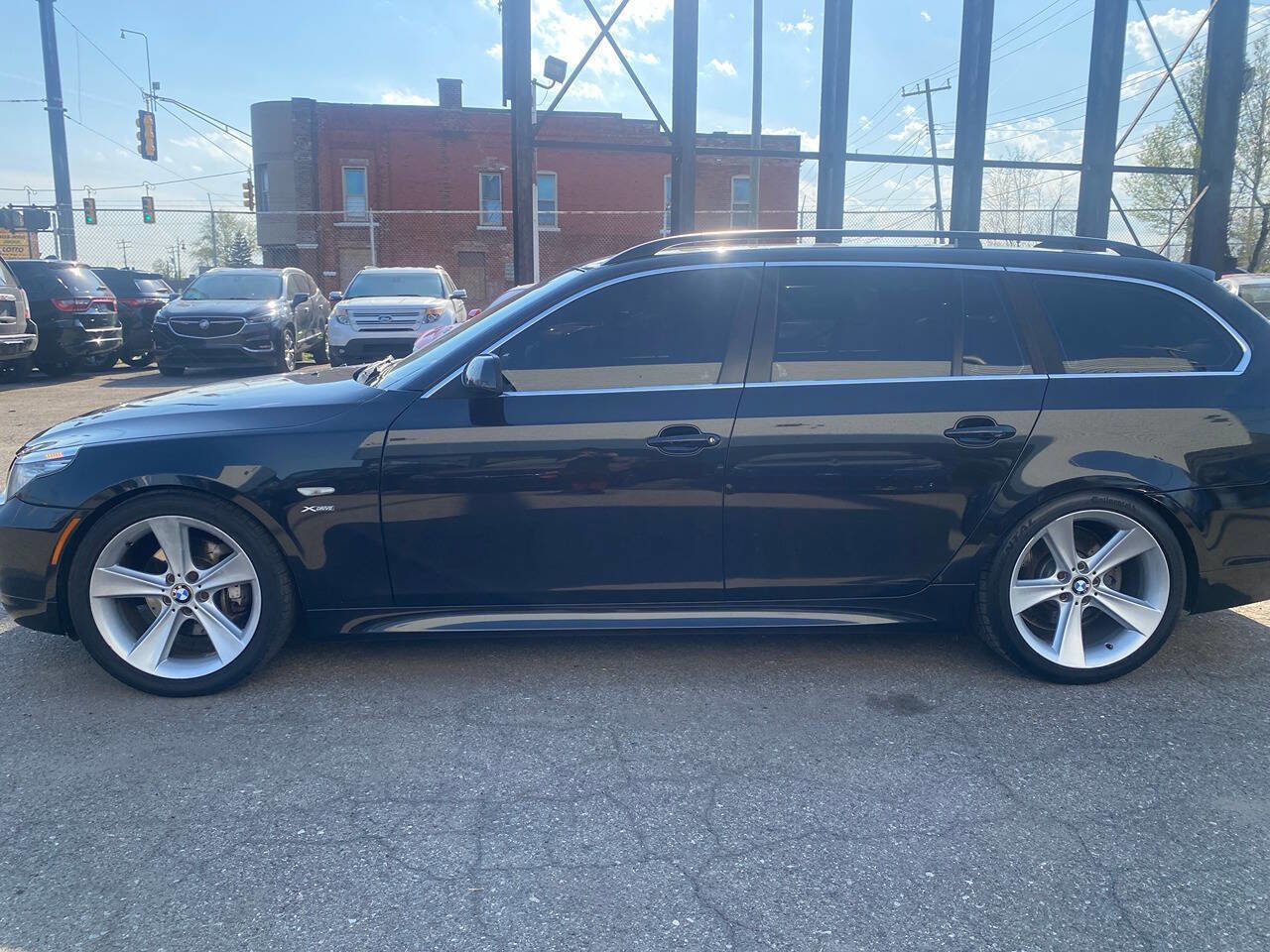 Used 2010 BMW 535i xDrive Wagon AWD/4WD image 14