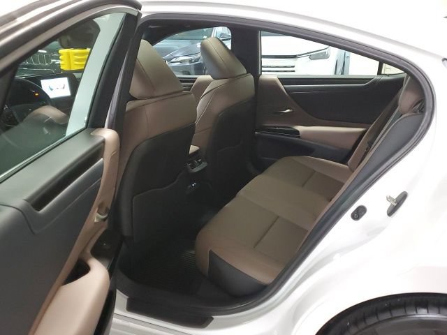 Used 2025 Lexus ES 350 w/ Premium Package FWD image 19