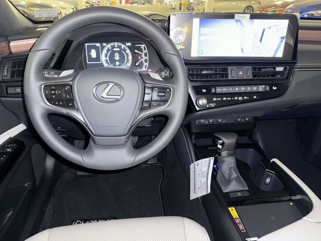 New 2025 Lexus ES 350 350 image 3