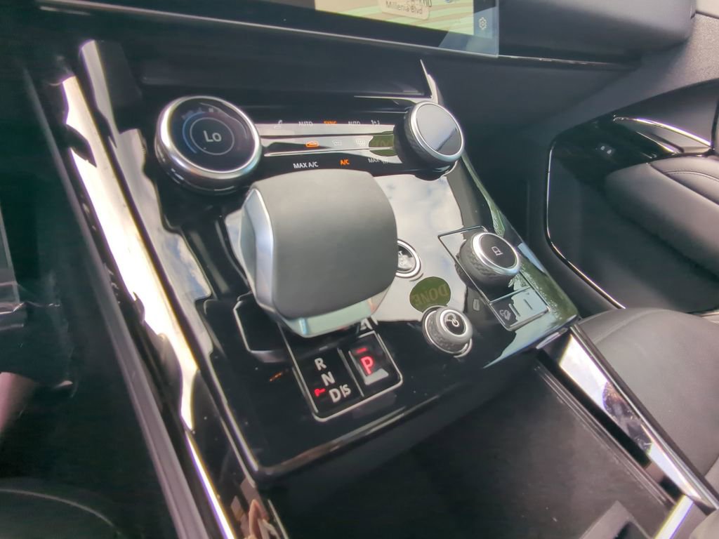 Used 2023 Land Rover Range Rover Sport SE Dynamic image 9