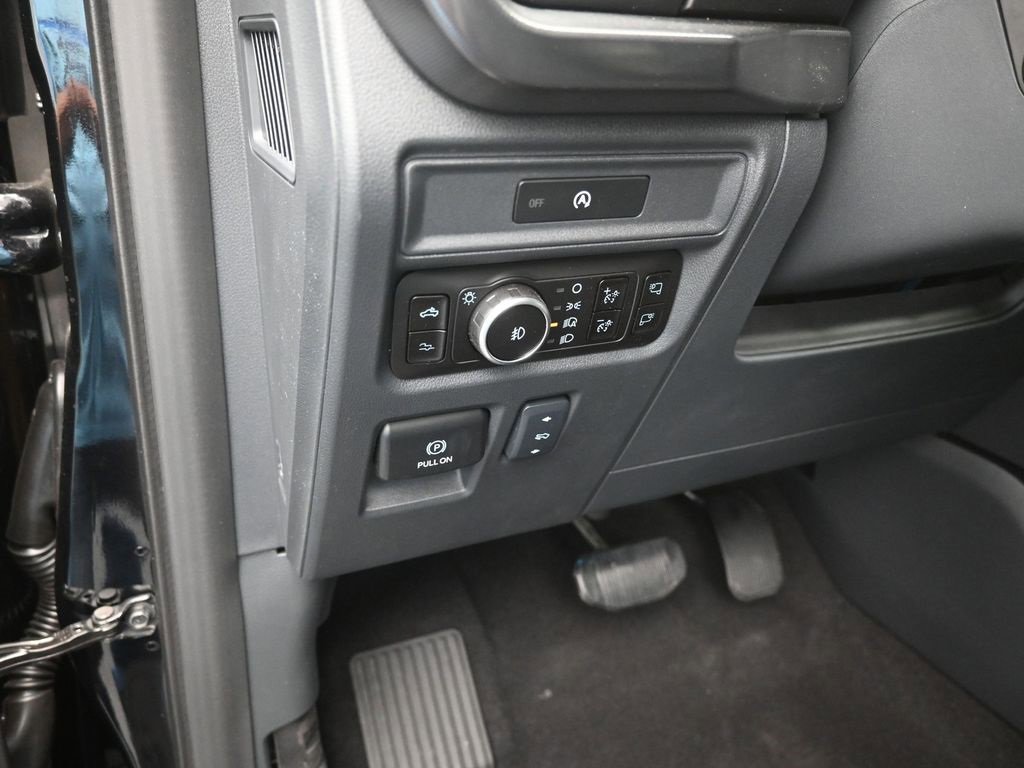 Used 2025 Ford F150 Raptor image 13