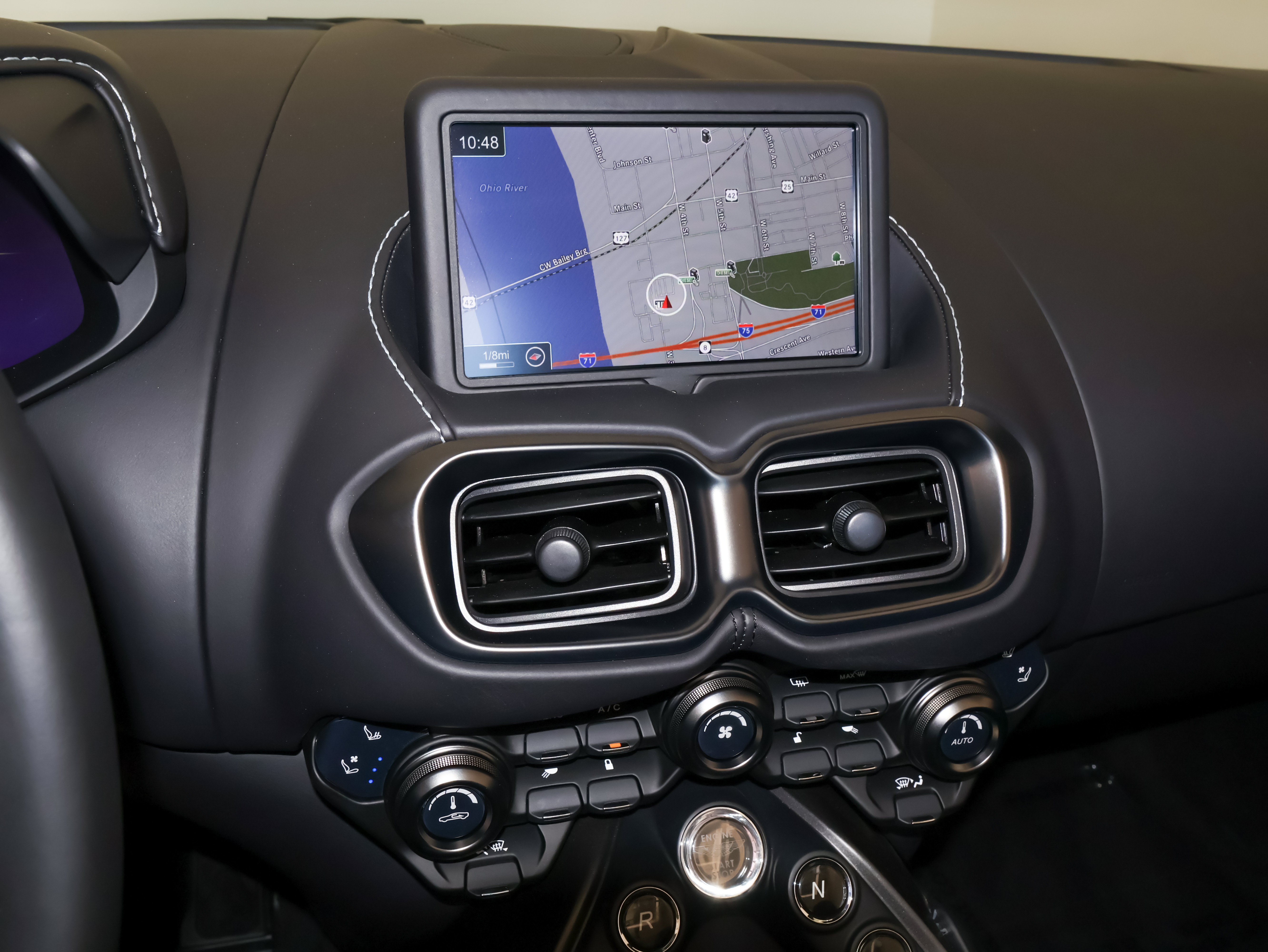 Used 2023 Aston Martin V8 Vantage Roadster RWD image 23