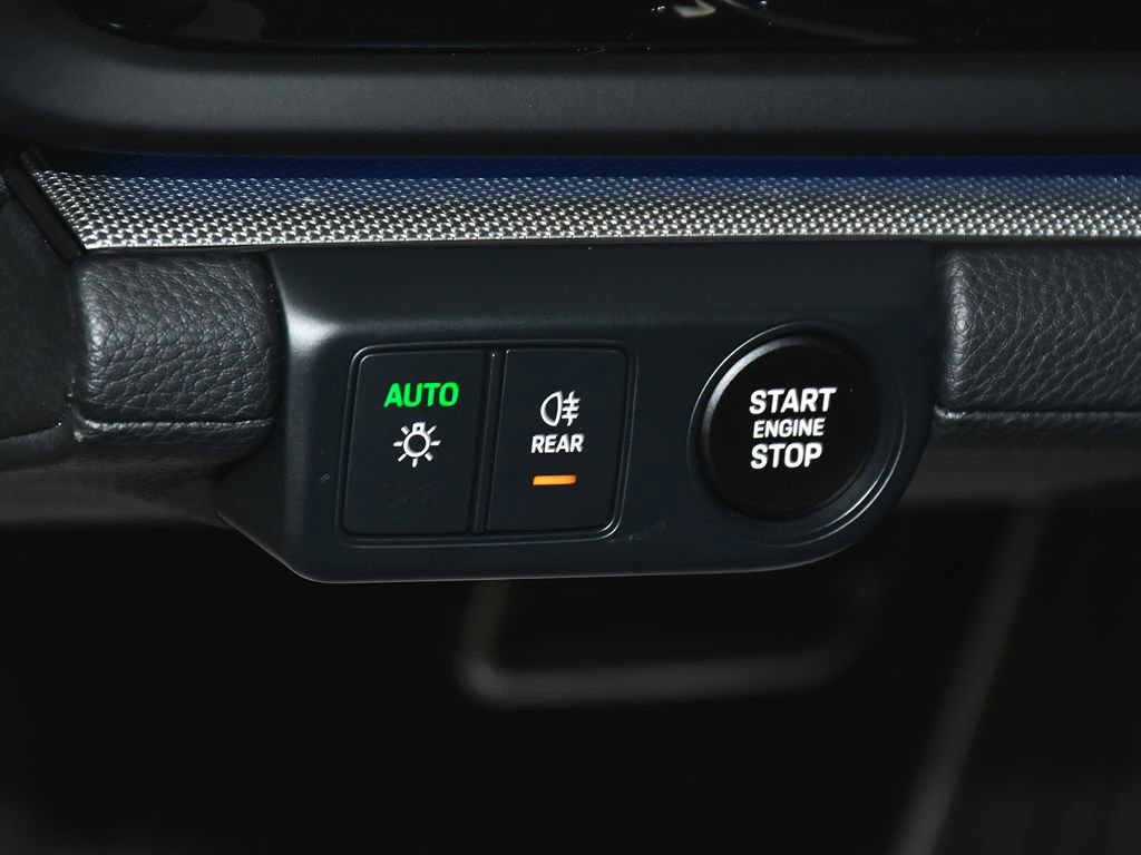 Used 2025 Porsche Panamera 4 image 22