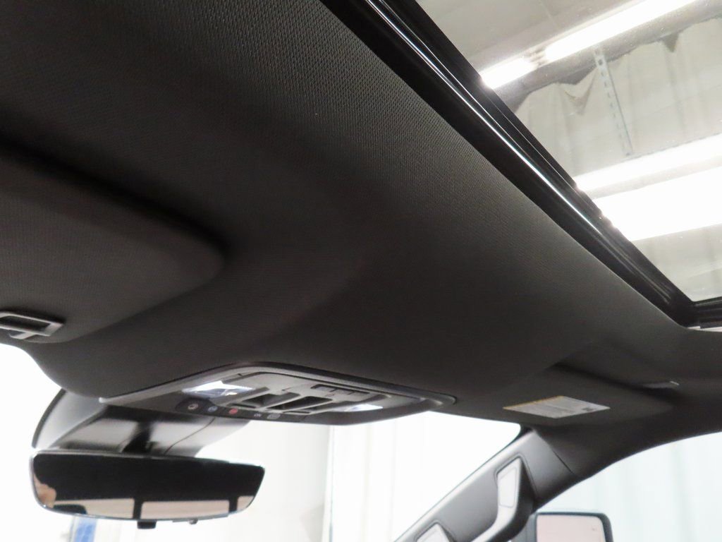 Used 2025 Chevrolet Silverado 2500 ZR2 w/ Technology Package image 32