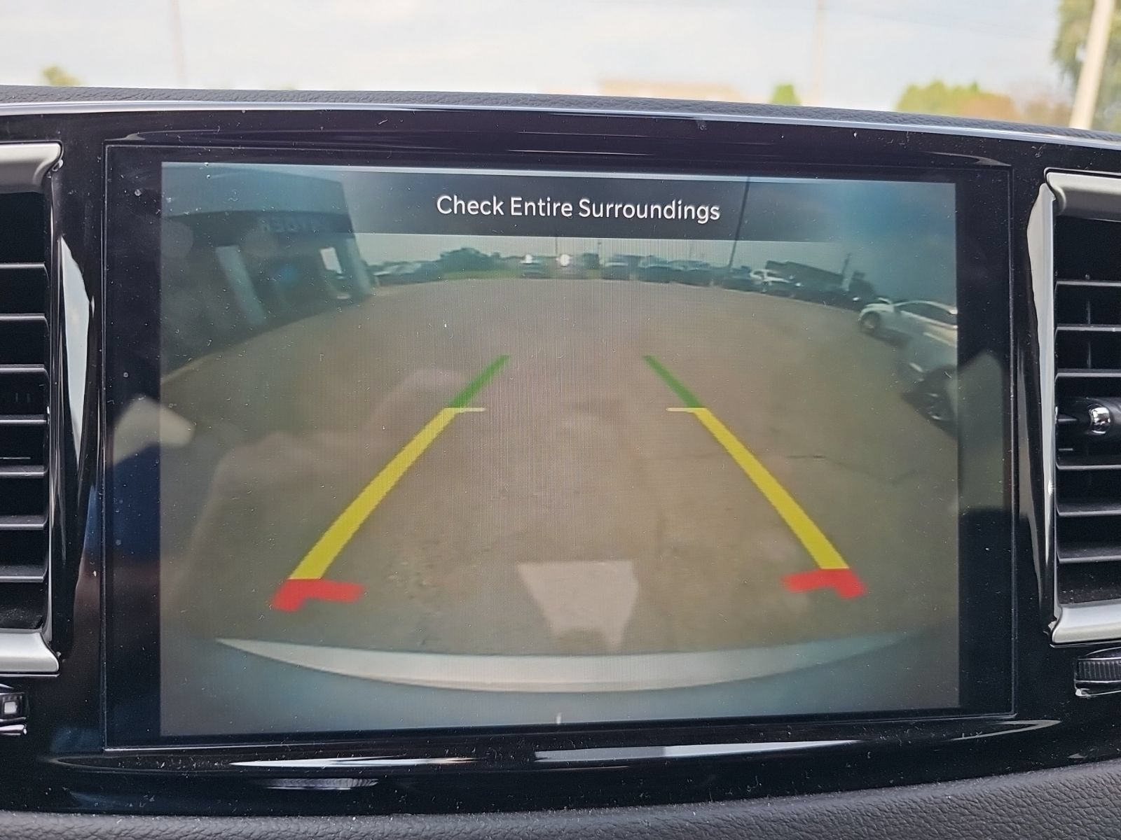 Used 2023 Chrysler Pacifica Touring-L FWD image 11