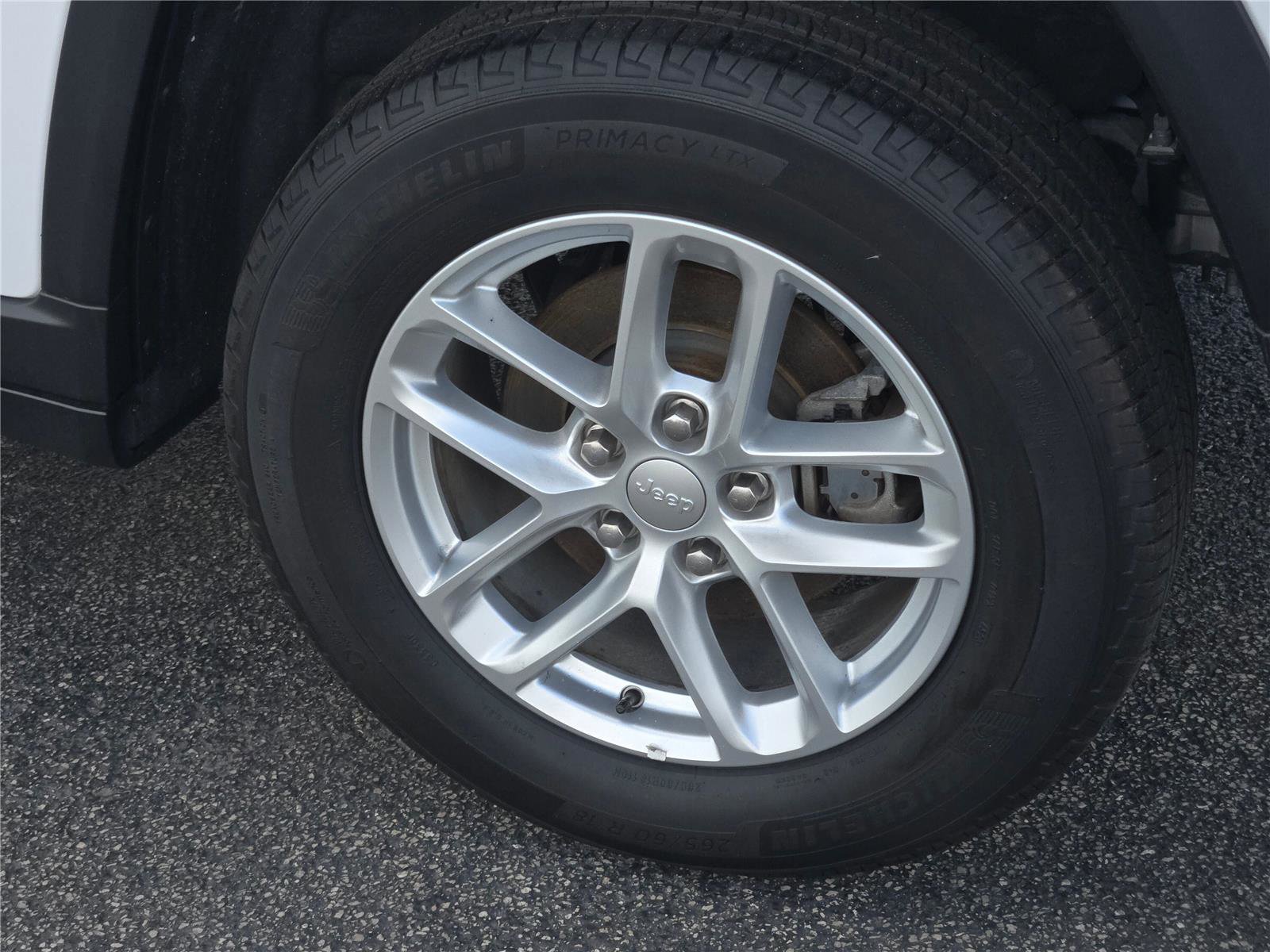 Certified 2024 Jeep Grand Cherokee Laredo X image 20