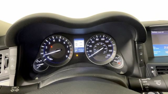 Used 2017 INFINITI Q70 L 3.7 AWD/4WD image 24