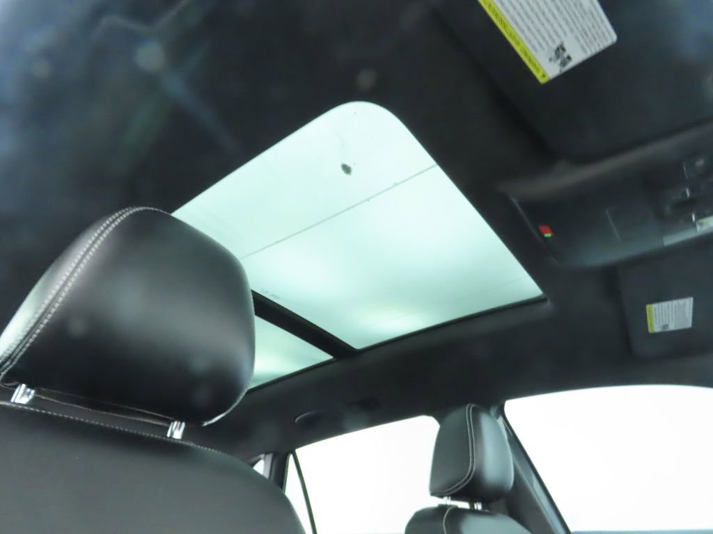 Used 2021 Volkswagen Atlas Cross Sport SE w/ Panoramic Sunroof Package image 18