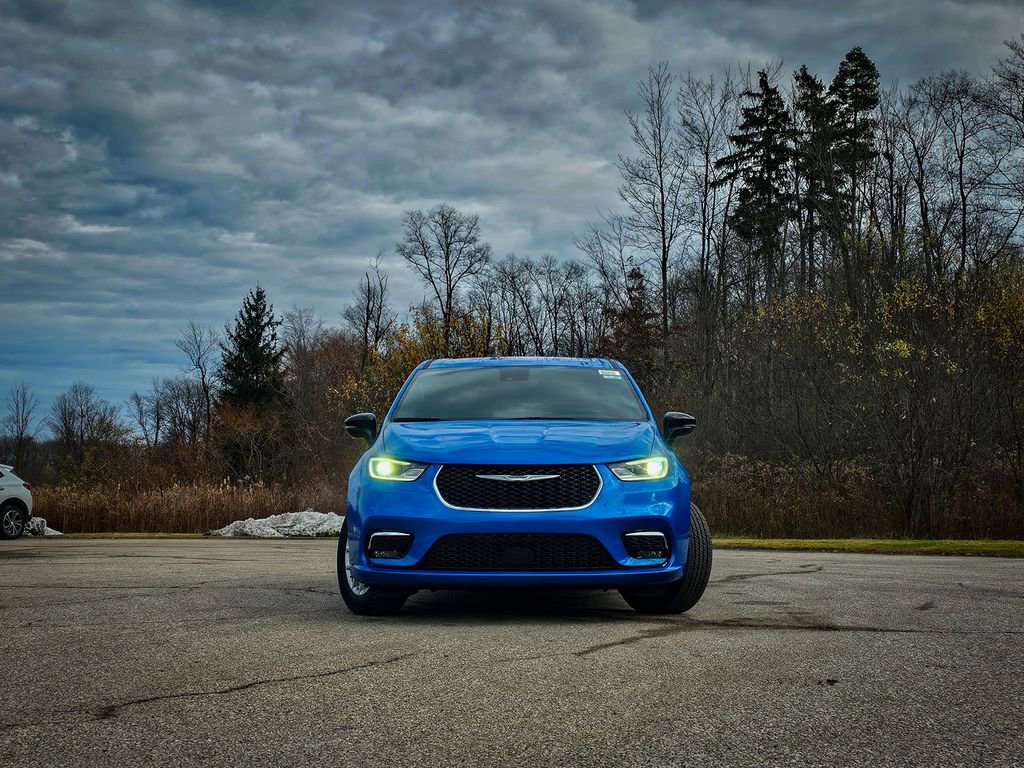 New 2026 Chrysler Pacifica Select image 9