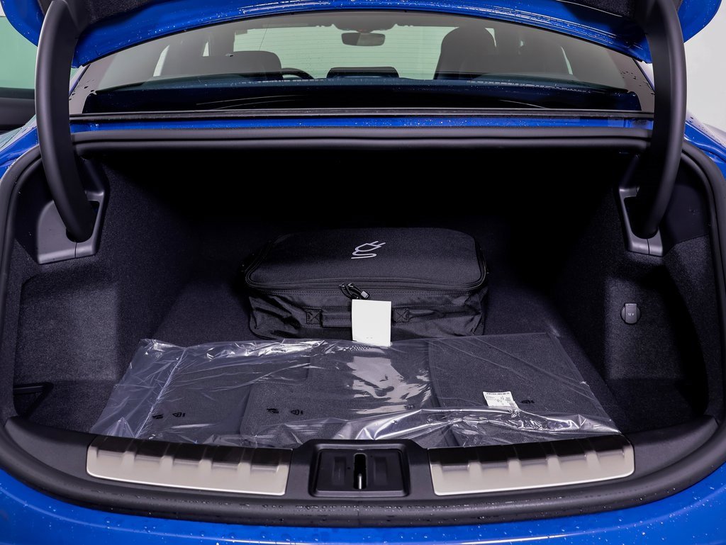 New 2025 Porsche Taycan image 19