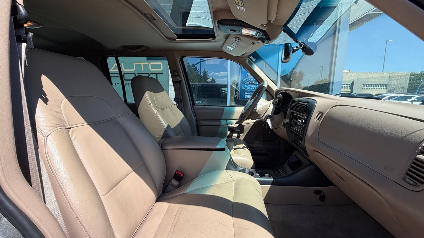 Used 2001 Ford Explorer Eddie Bauer AWD/4WD image 11