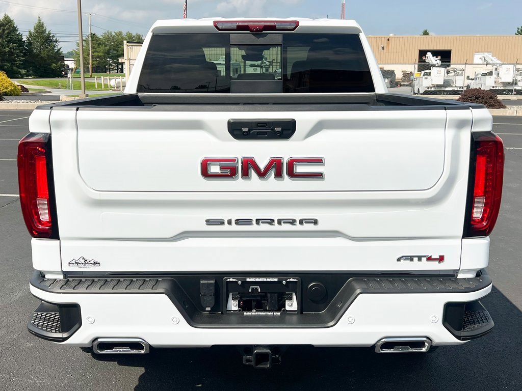 Used 2024 GMC Sierra 1500 AT4 w/ Technology Package image 11
