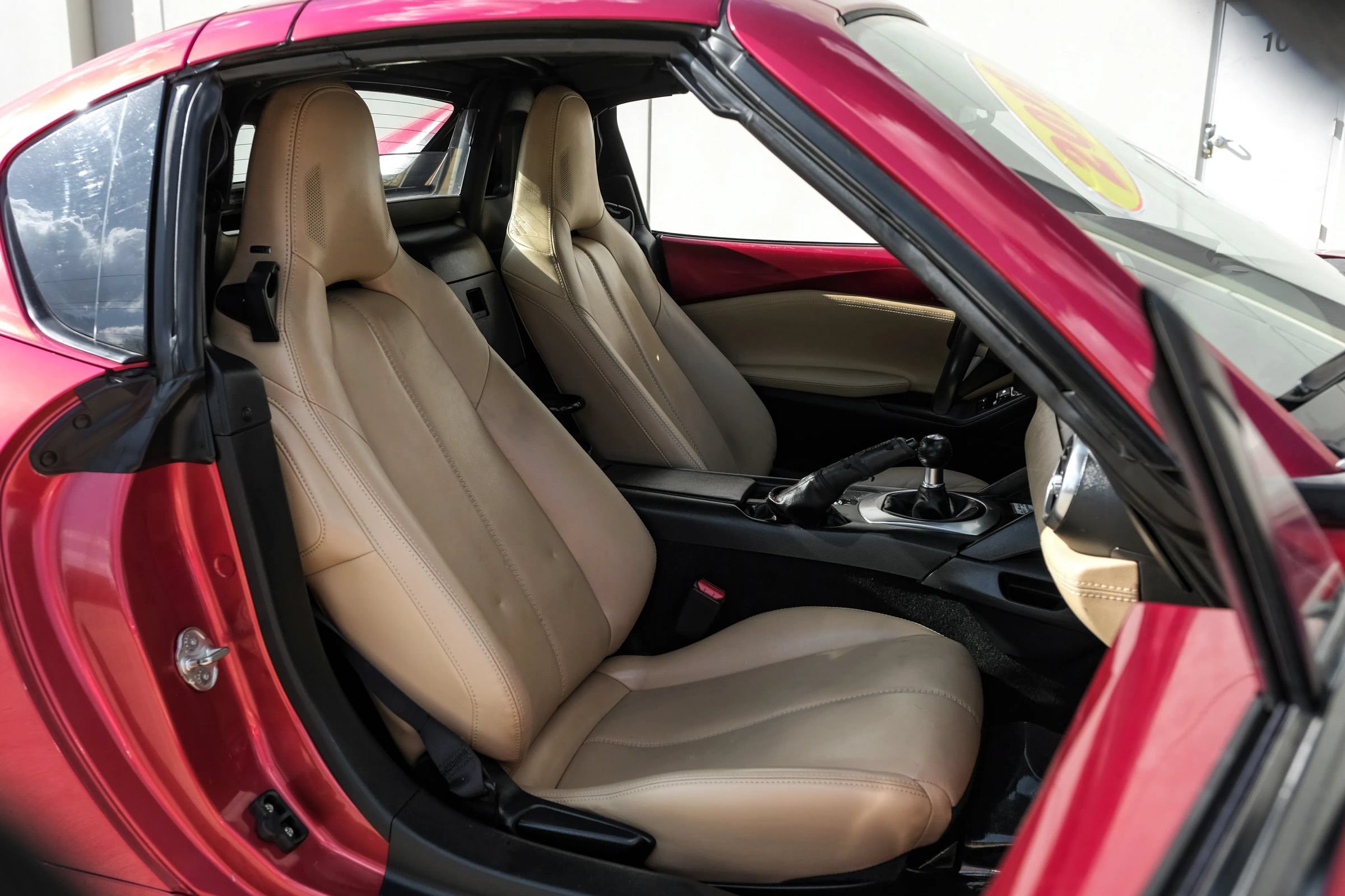 Used 2018 MAZDA MX-5 Miata RF Grand Touring RWD image 32