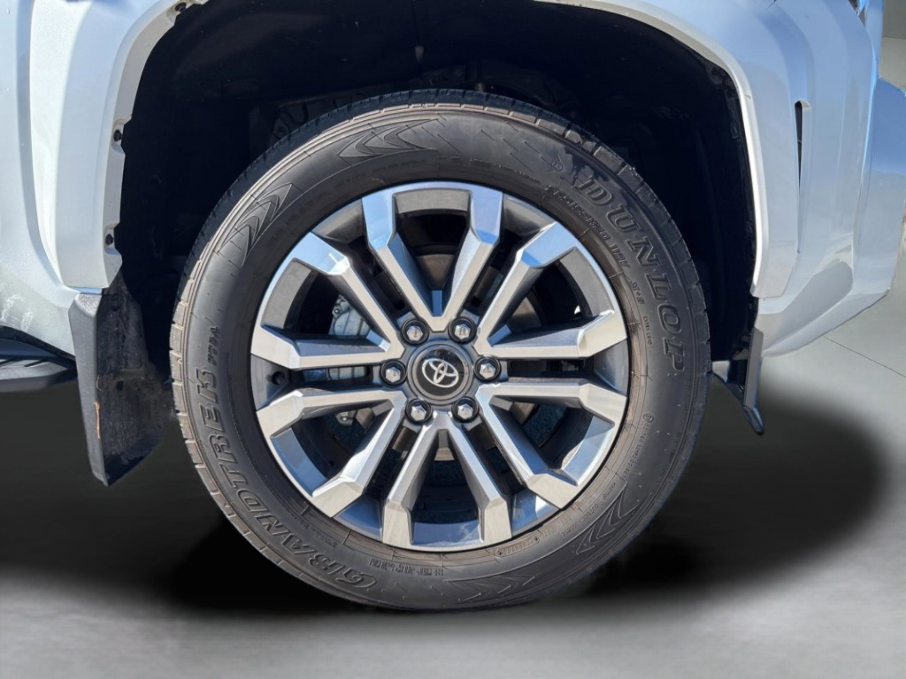 Used 2025 Toyota 4Runner Limited image 49