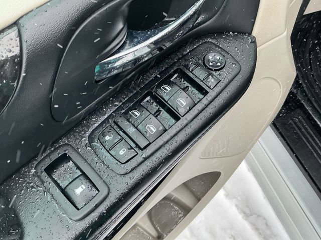 Used 2014 Dodge Grand Caravan SXT image 28