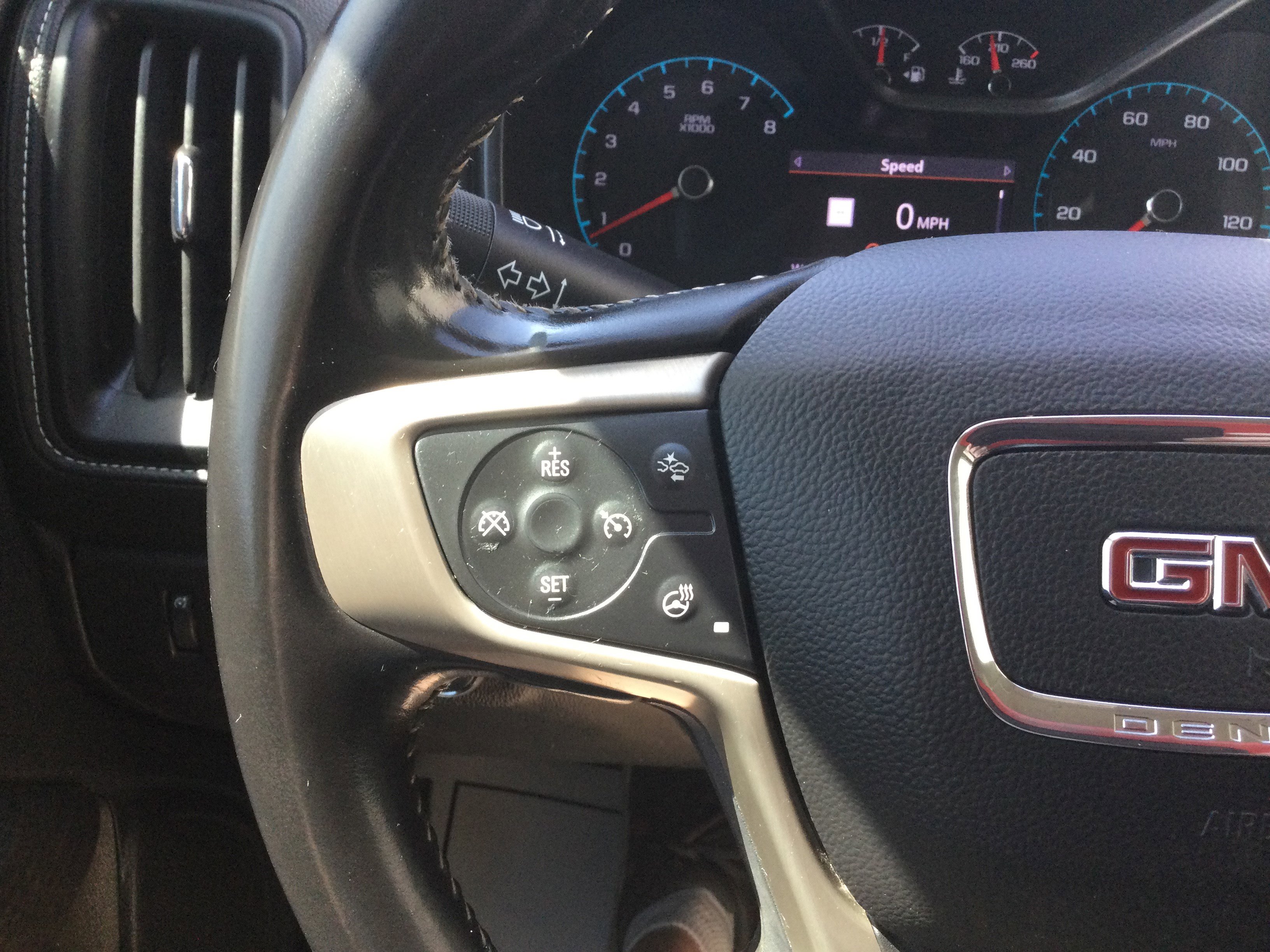 Used 2022 GMC Canyon Denali image 14