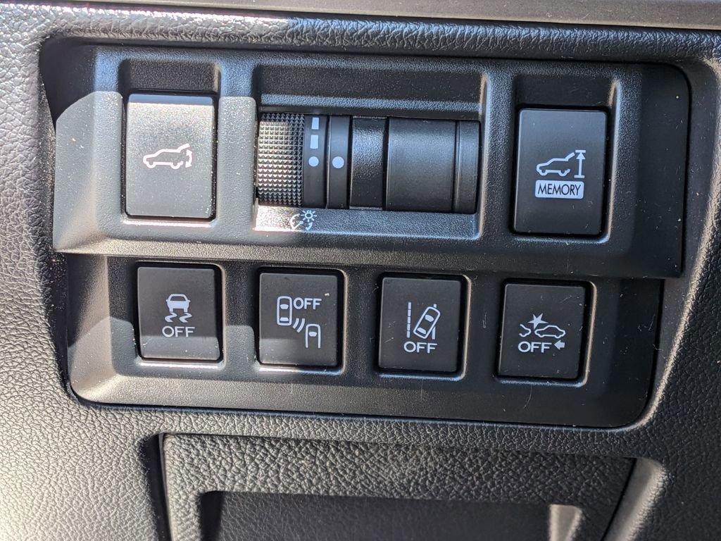 Used 2019 Subaru Outback 3.6R Touring AWD/4WD image 16