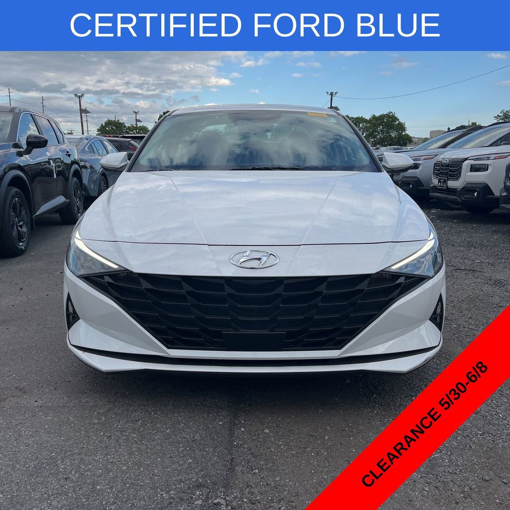 Used 2023 Hyundai Elantra SEL w/ Convenience Package FWD image 2
