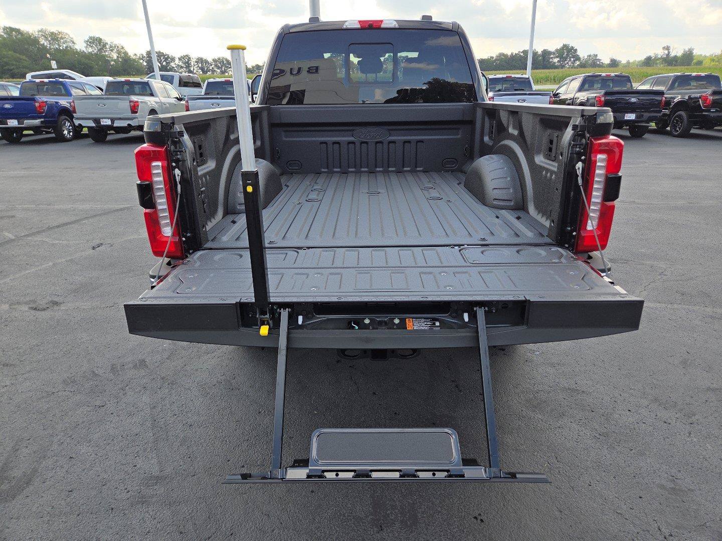 New 2026 Ford F350 XLT w/ 360-Degree Camera Package AWD/4WD image 18
