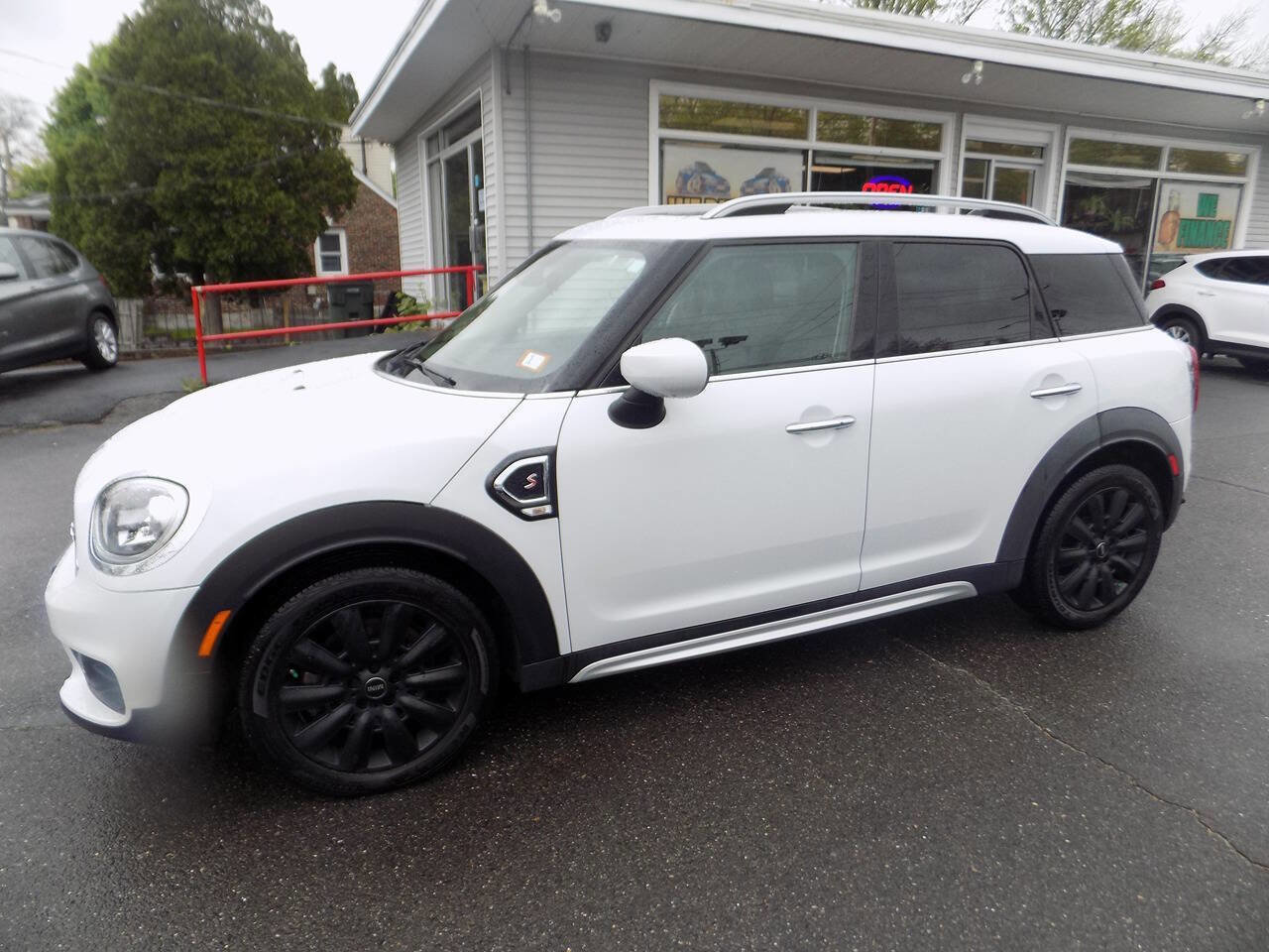 Used 2020 MINI Cooper Countryman S w/ Storage Package FWD image 9