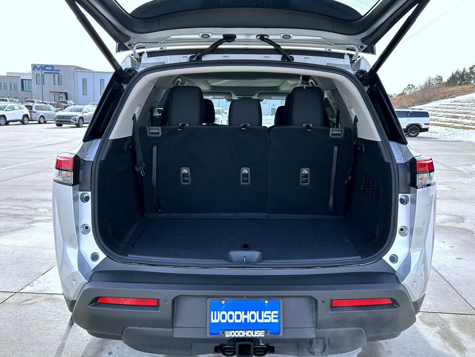 New 2025 Nissan Pathfinder SV w/ SV Premium Package image 9