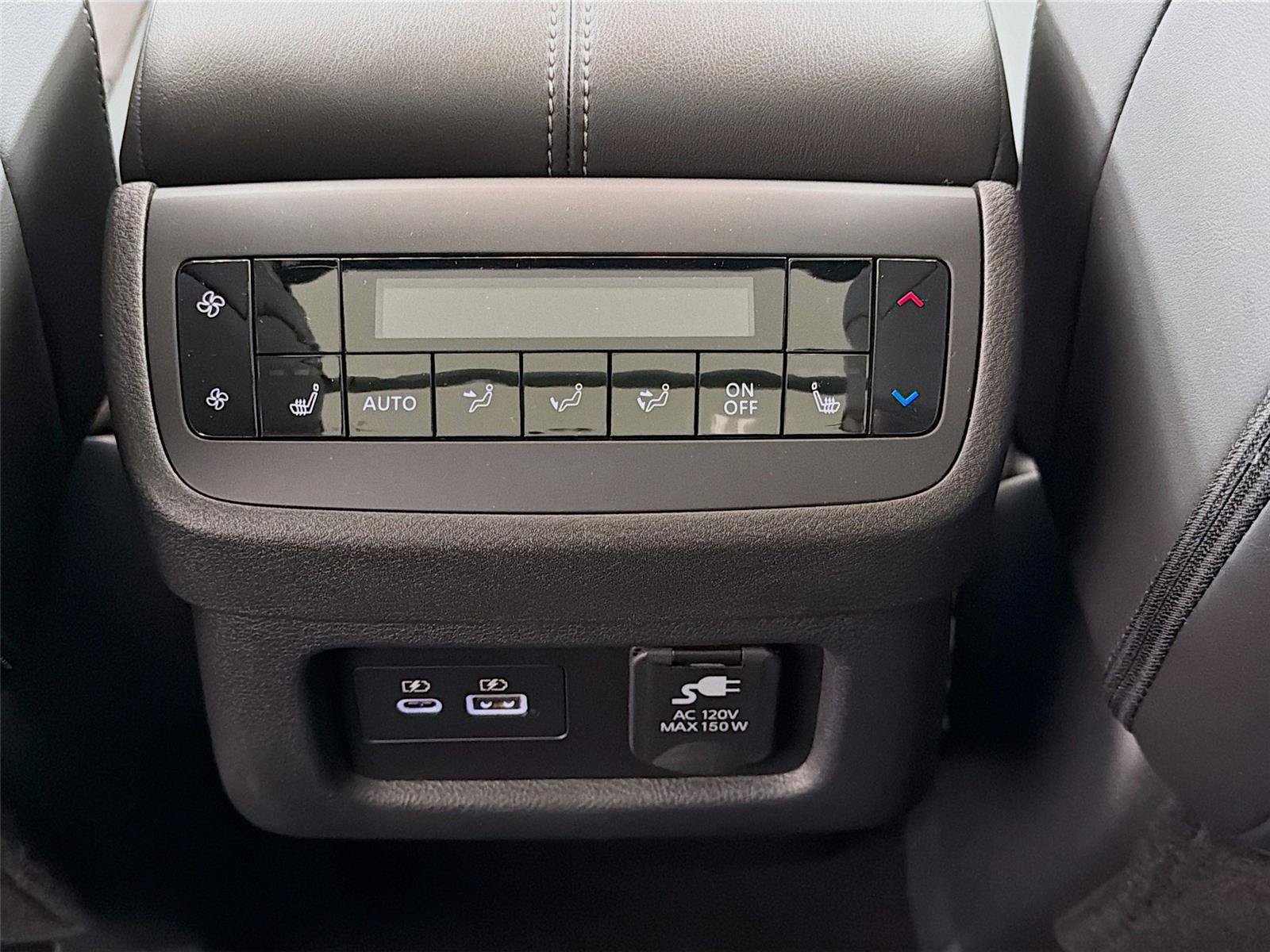 Used 2025 Nissan Pathfinder Platinum AWD/4WD image 29