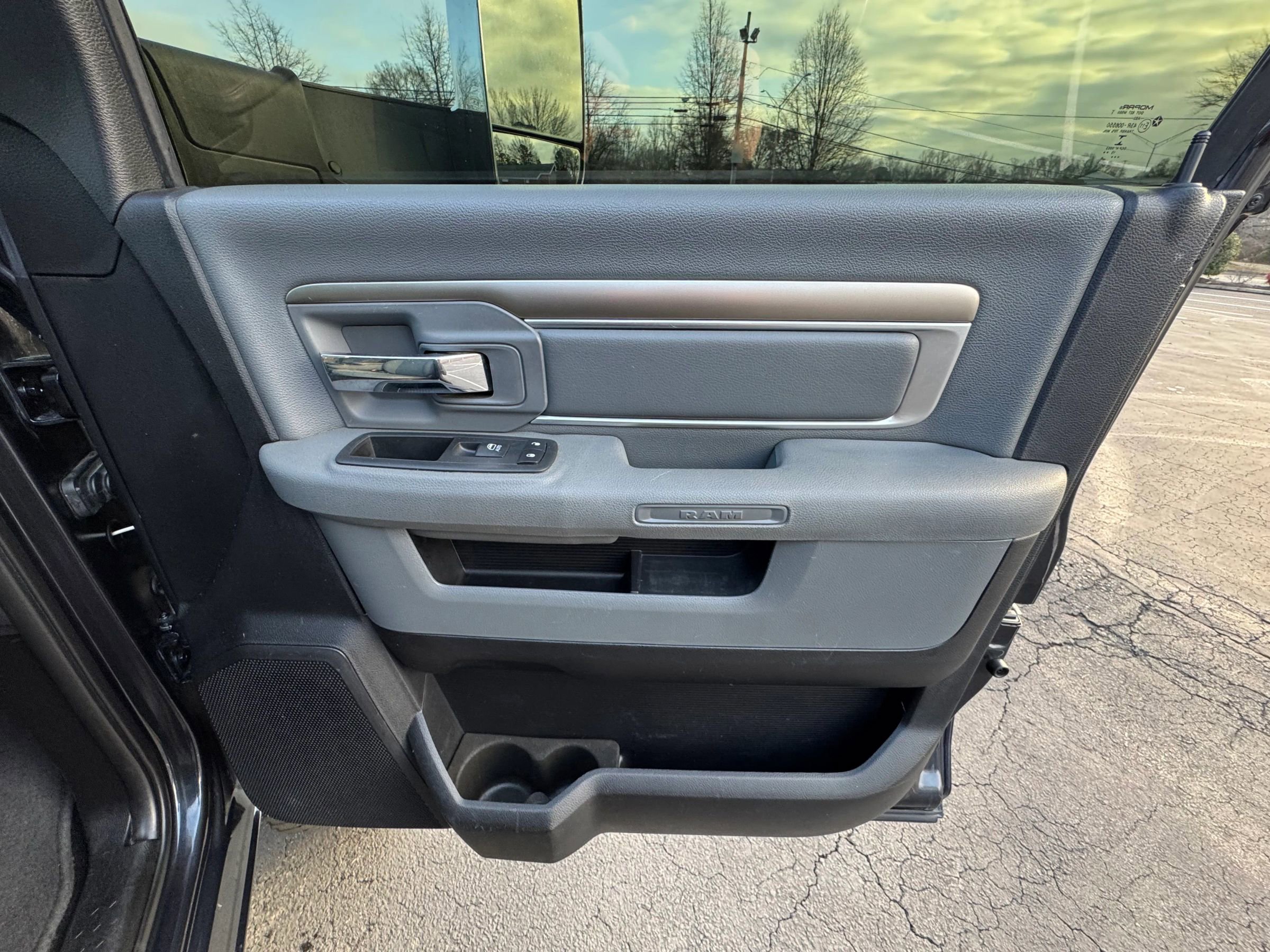 Used 2016 RAM 2500 SLT AWD/4WD image 23