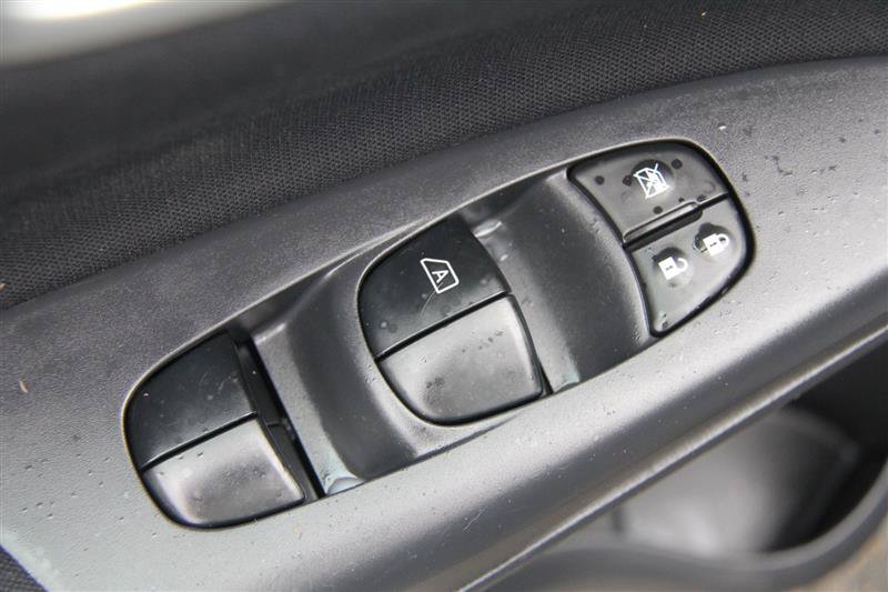 Used 2013 Nissan Sentra S FWD image 16