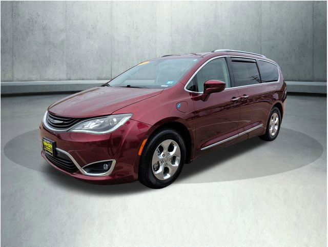 Used 2019 Chrysler Pacifica Touring-L w/ Premium Audio Group FWD image 1