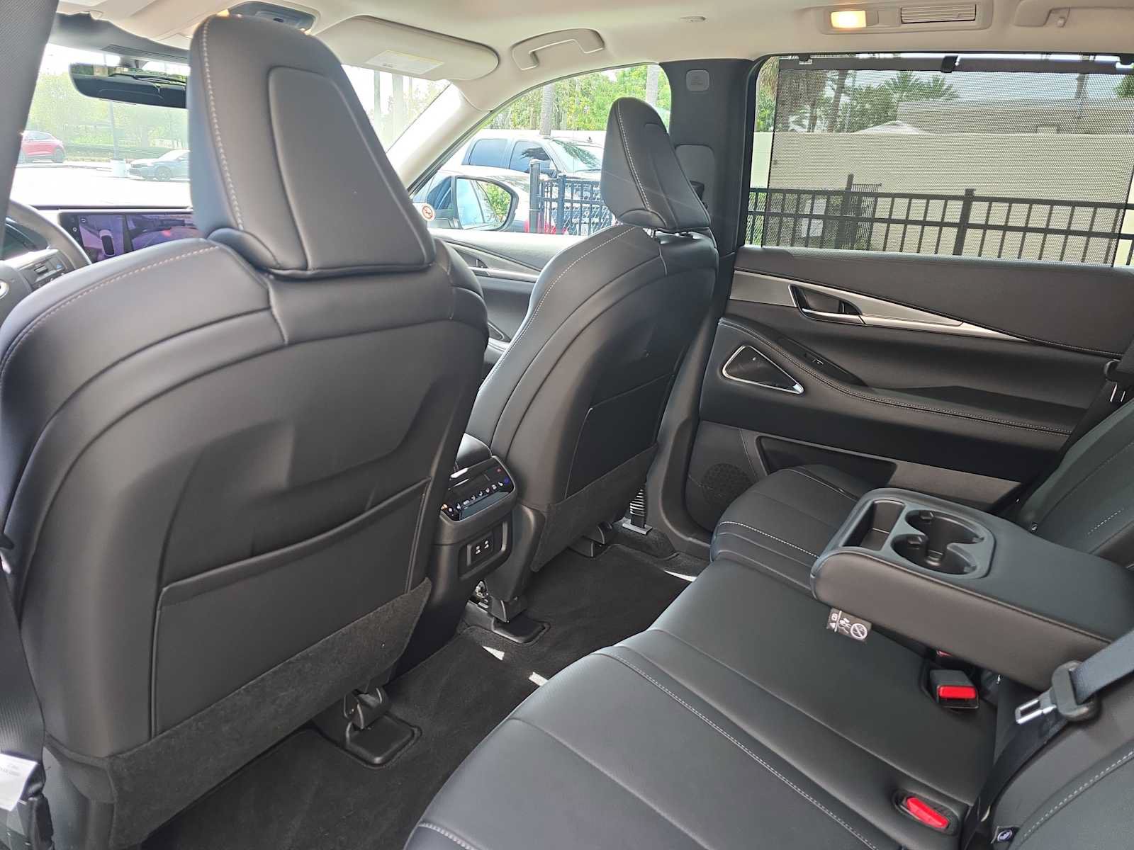 Certified 2026 INFINITI QX60 Luxe w/ Cargo Package FWD image 12