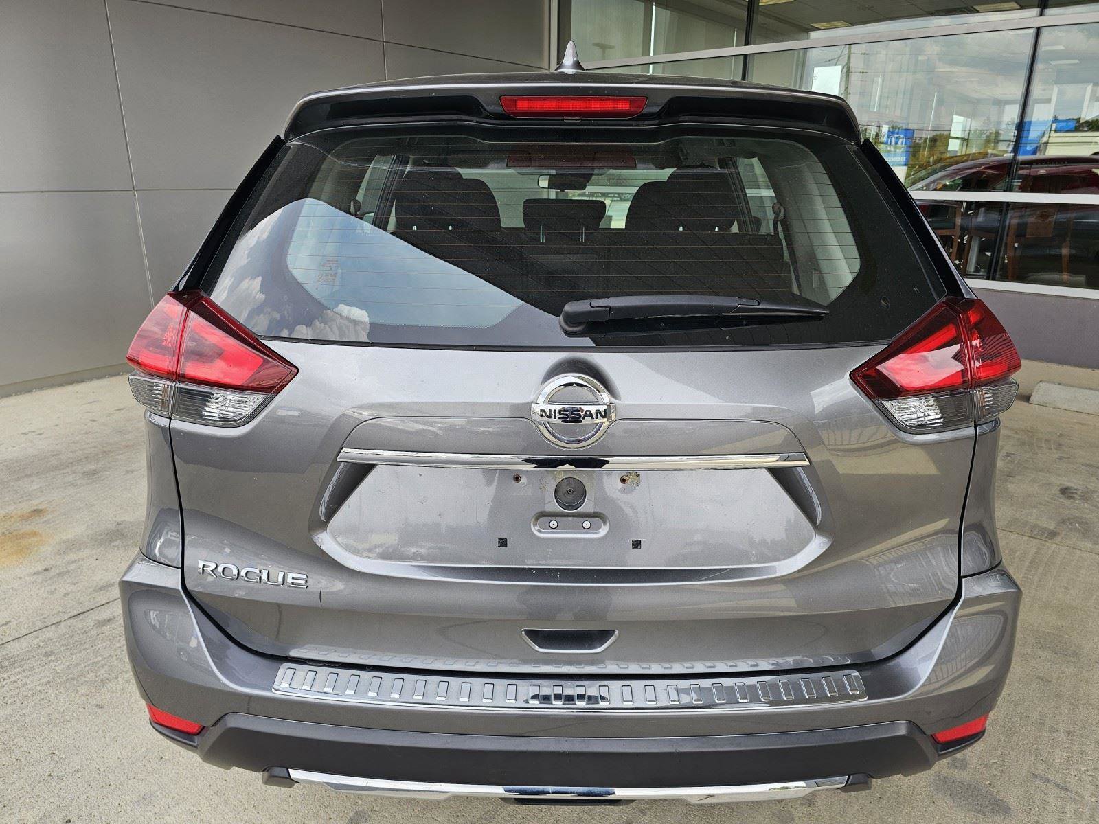 Used 2020 Nissan Rogue S image 4