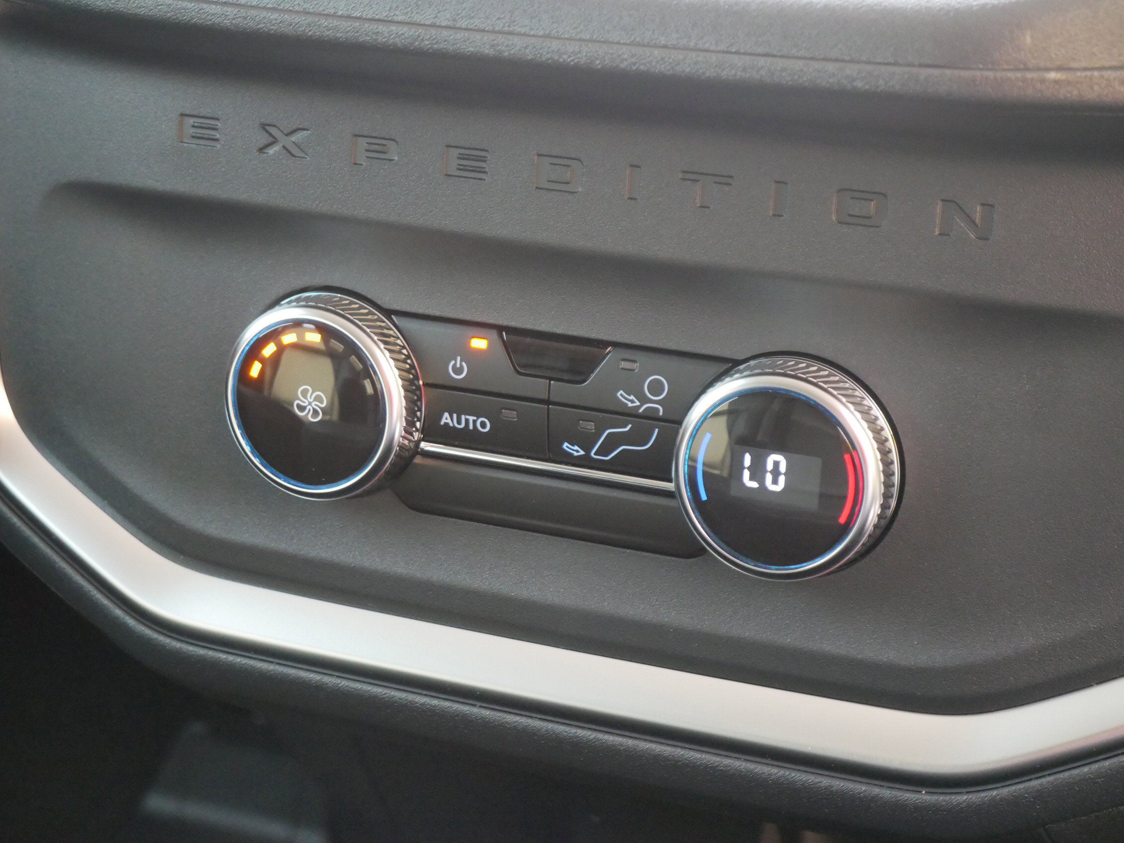 New 2025 Ford Expedition Active image 33