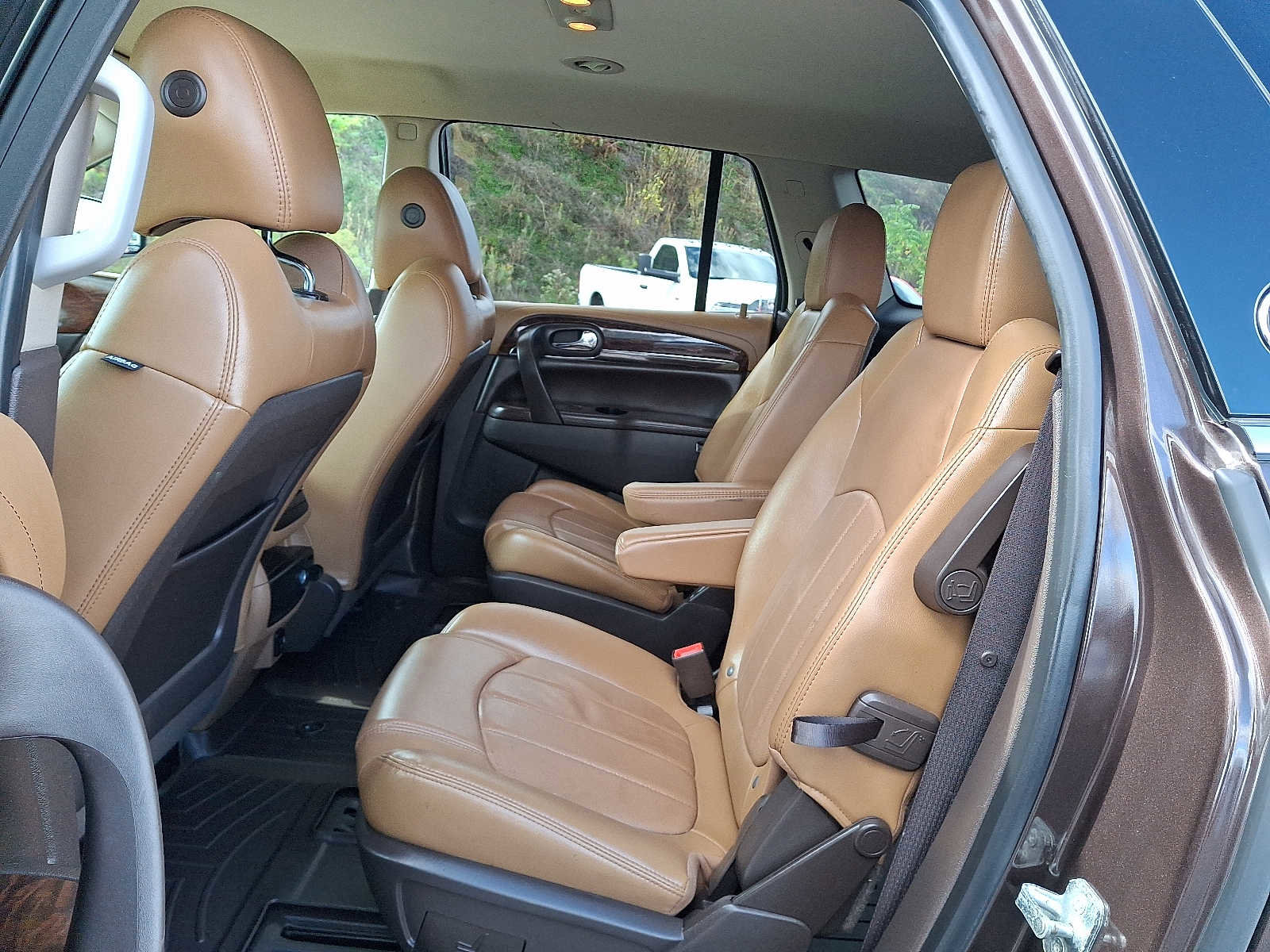 Used 2017 Buick Enclave Leather image 12