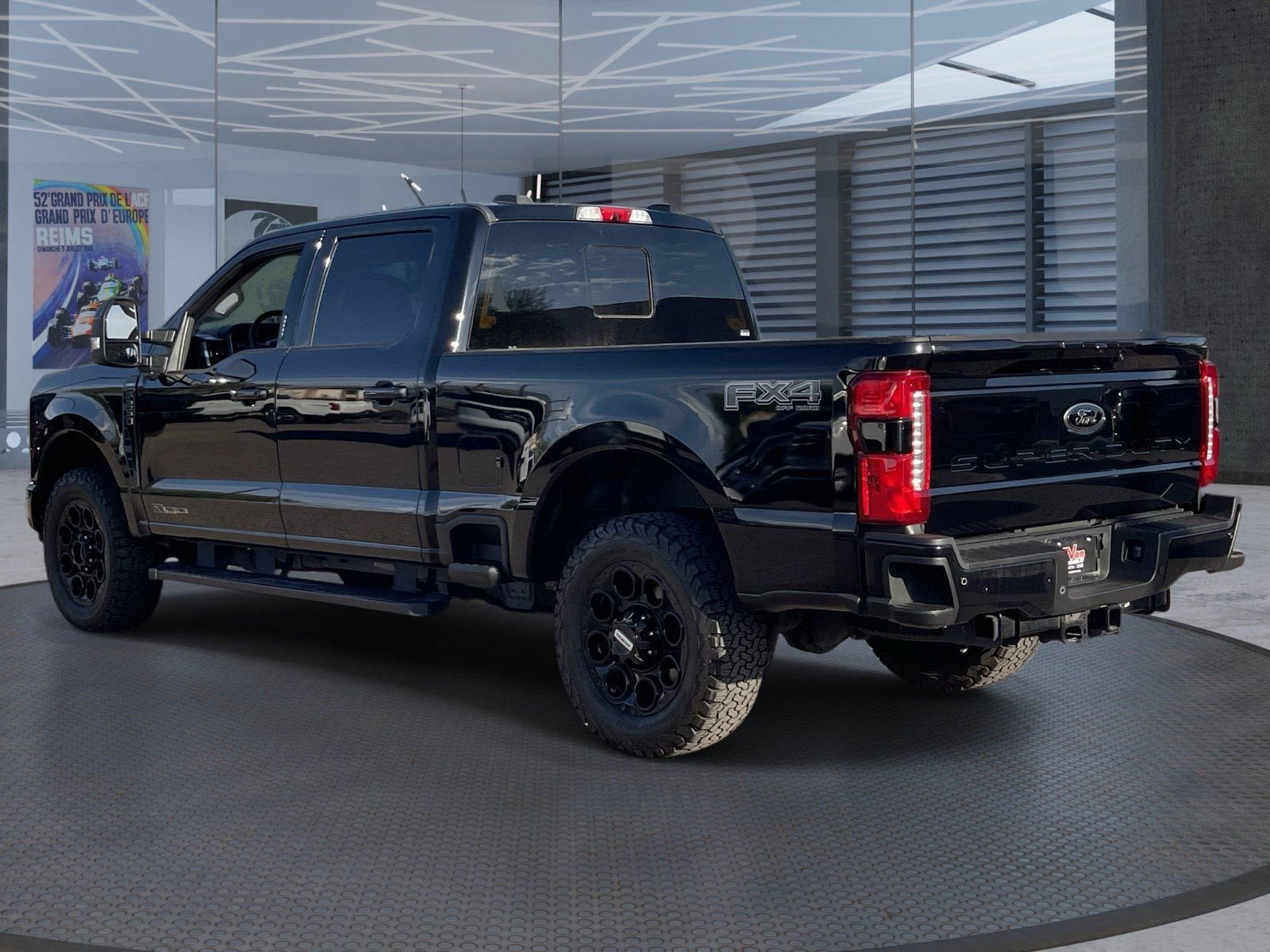 Used 2023 Ford F250 Lariat w/ Lariat Ultimate Package AWD/4WD image 4