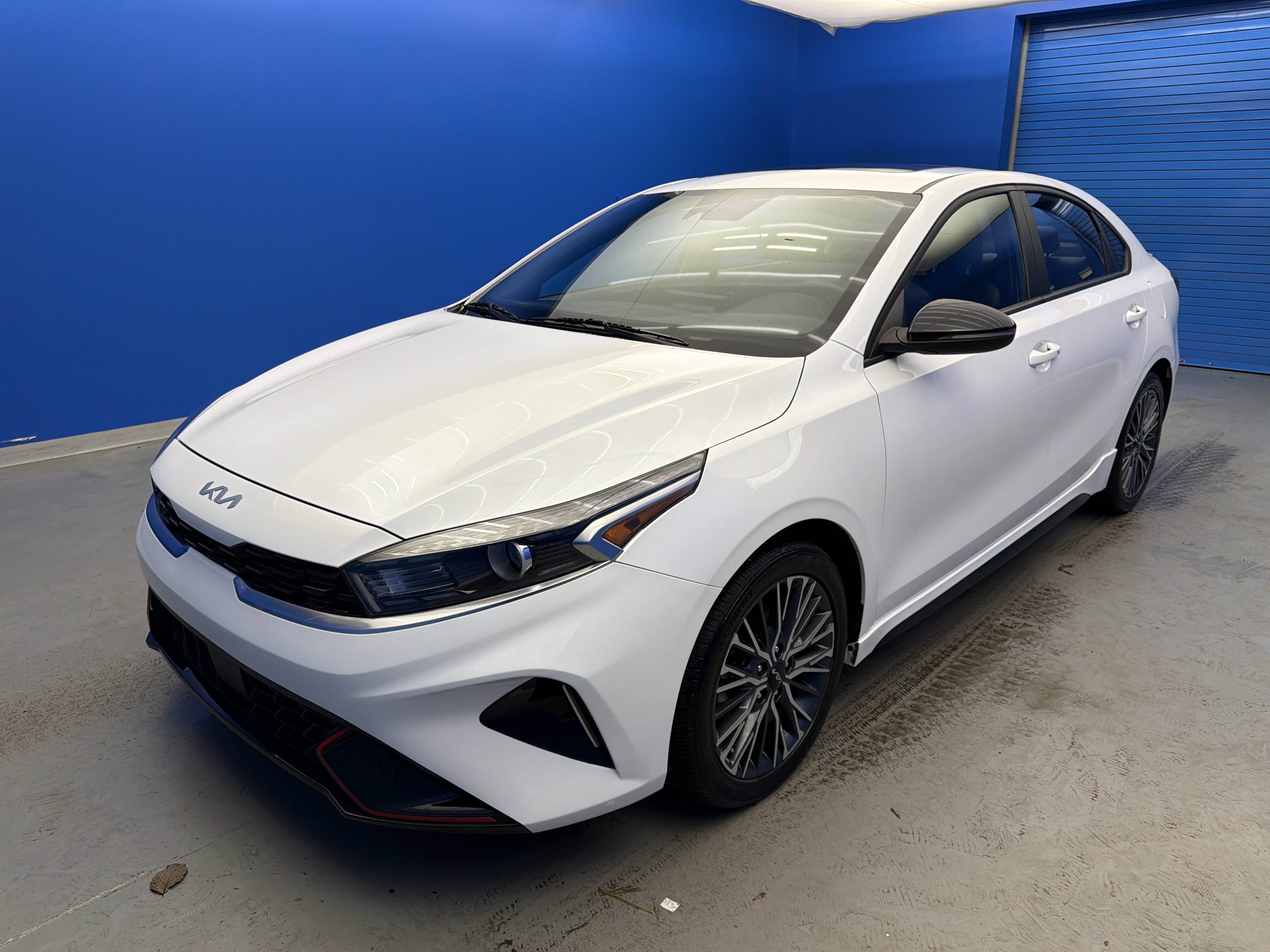 Used 2023 Kia Forte GT-Line w/ GT-Line Premium Package FWD image 4