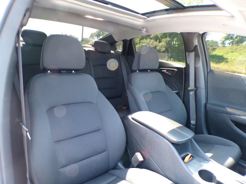 Used 2020 Chevrolet Malibu LT FWD image 13