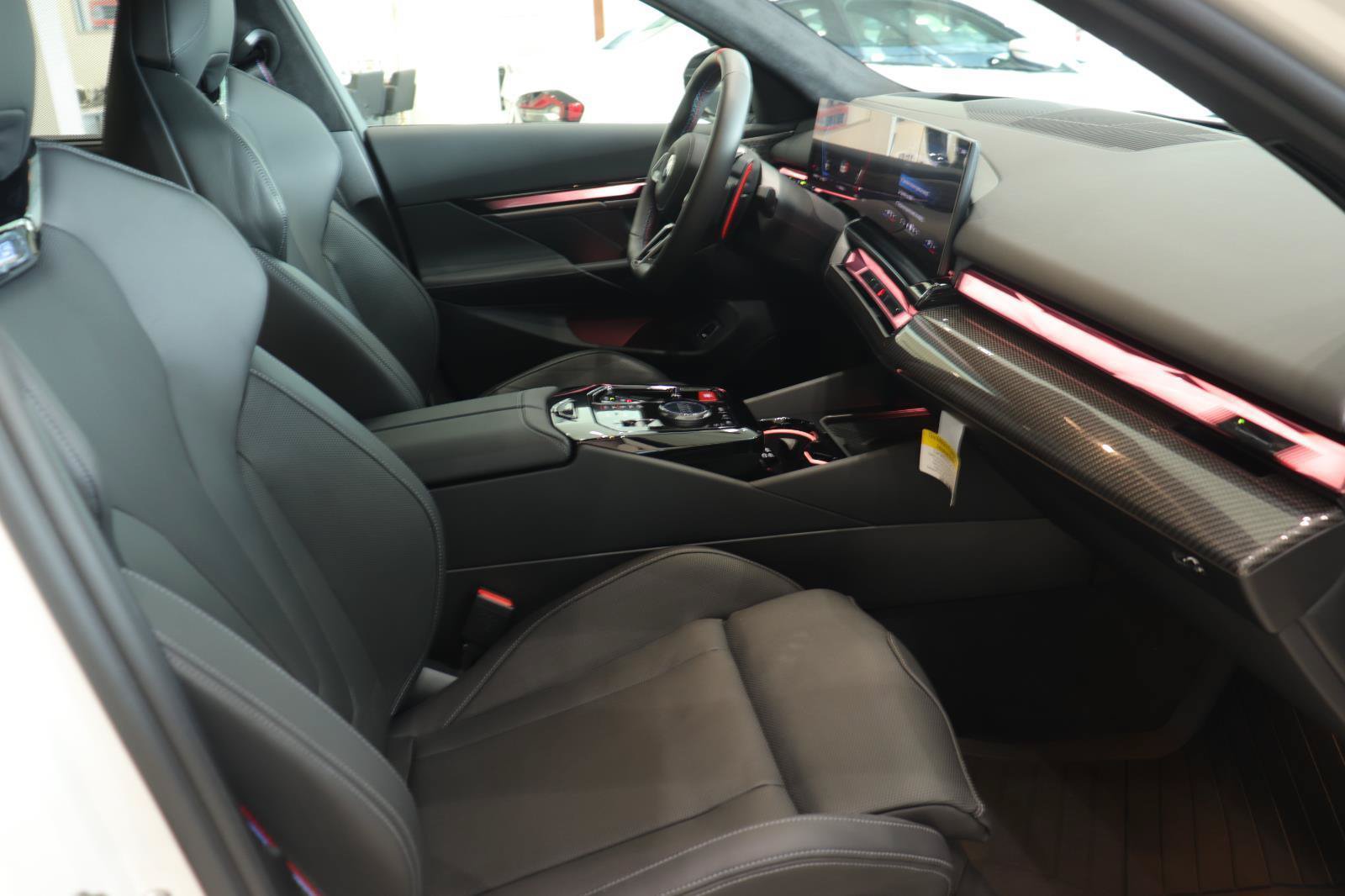 Used 2026 BMW M5 w/ Carbon Package AWD/4WD image 15