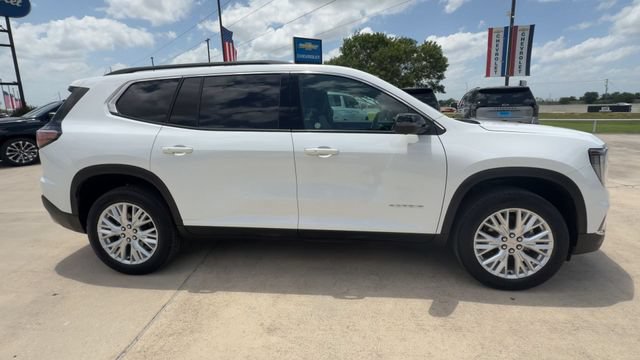 Used 2026 GMC Acadia Elevation w/ Elevation Premium Package FWD image 9