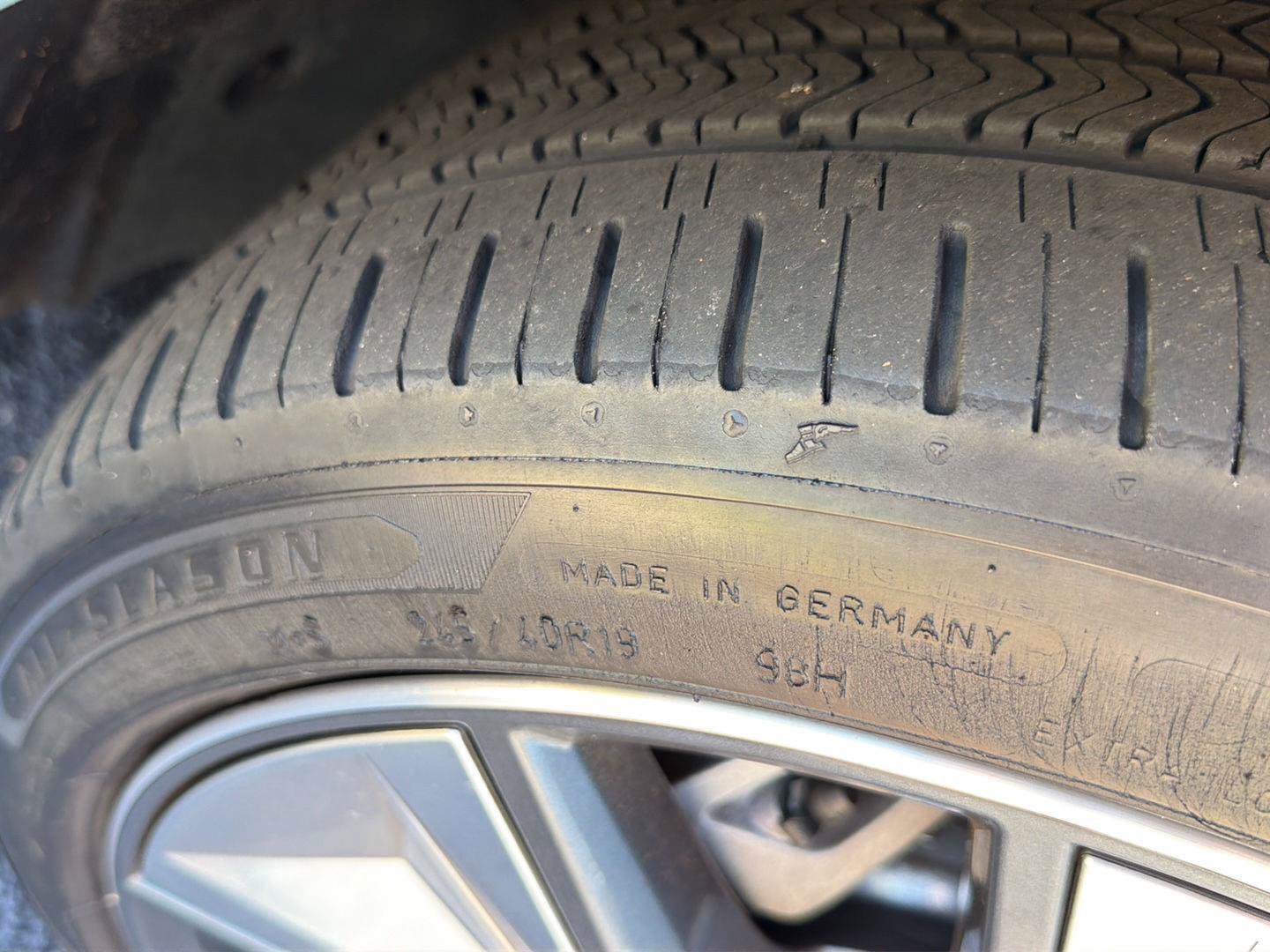 Used 2025 BMW i4 eDrive40 w/ Premium Package RWD image 42