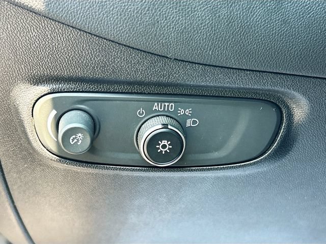 Used 2018 Chevrolet Equinox LS AWD/4WD image 11