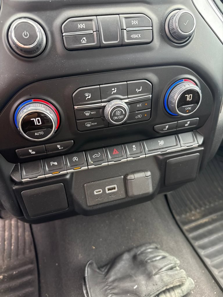 Used 2022 Chevrolet Silverado 1500 RST w/ Redline Edition AWD/4WD image 12