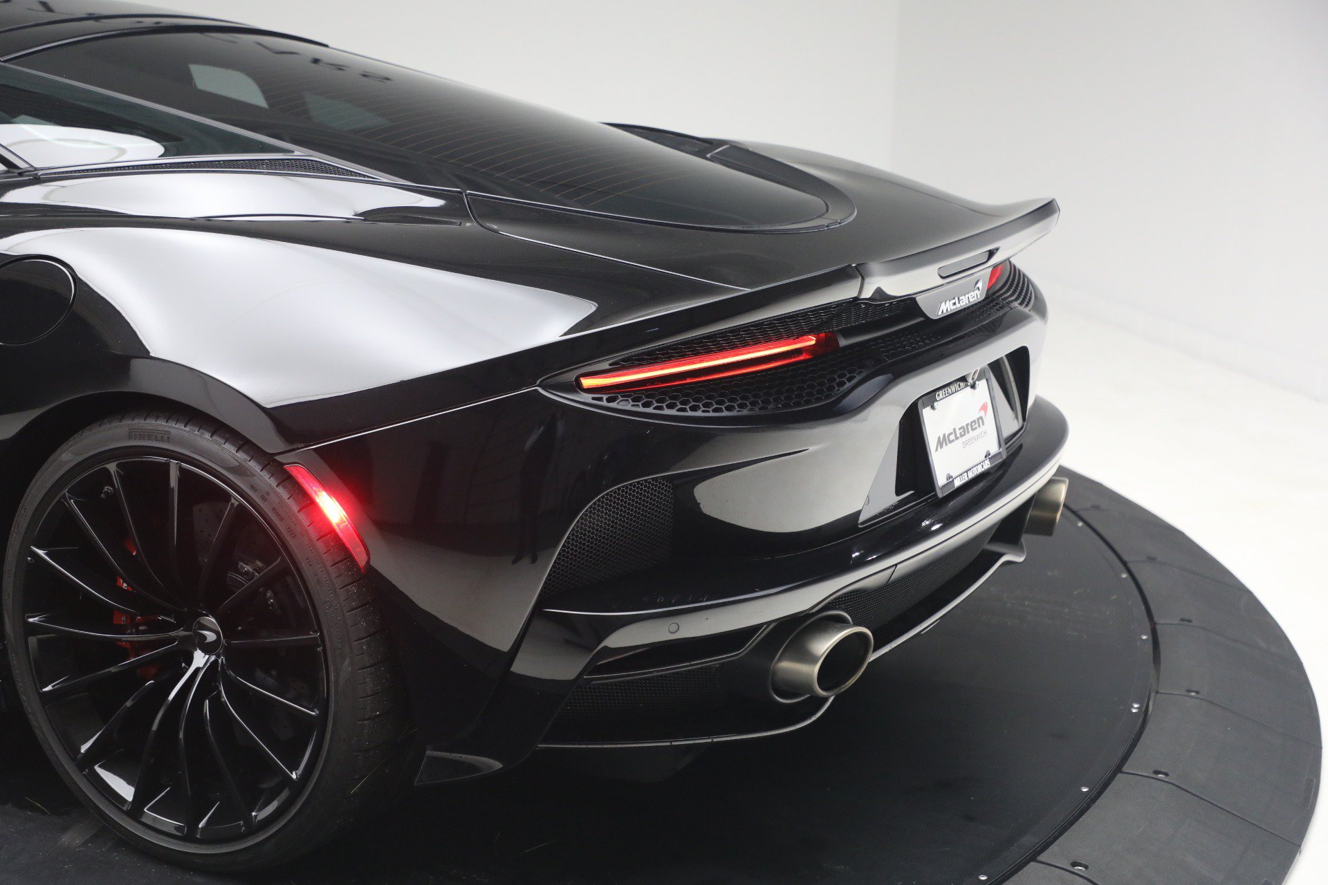Used 2023 McLaren GT RWD image 33
